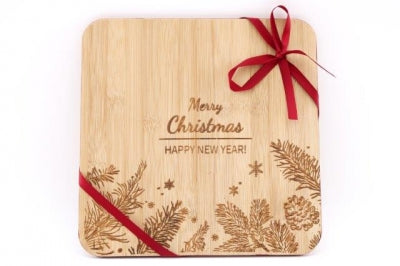 christmas bamboo chopping board, 100% bamboo, natural variations in colour and finish, durable and functional, perfect for festive meal preparation or serving treats