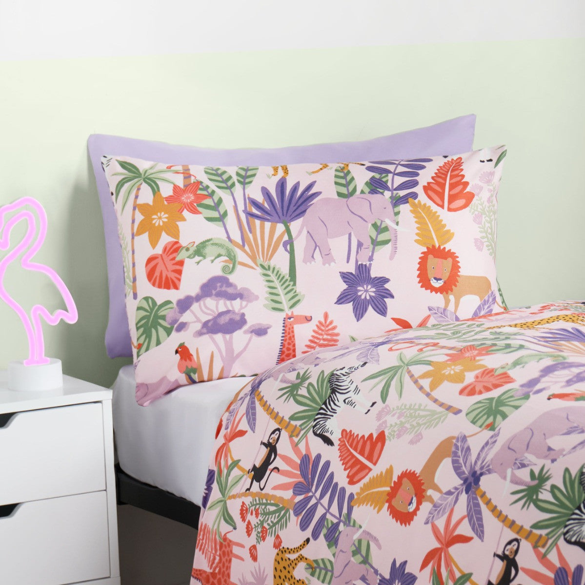 Double duvet cover safari animal design with jungle leaves and wildlife pattern