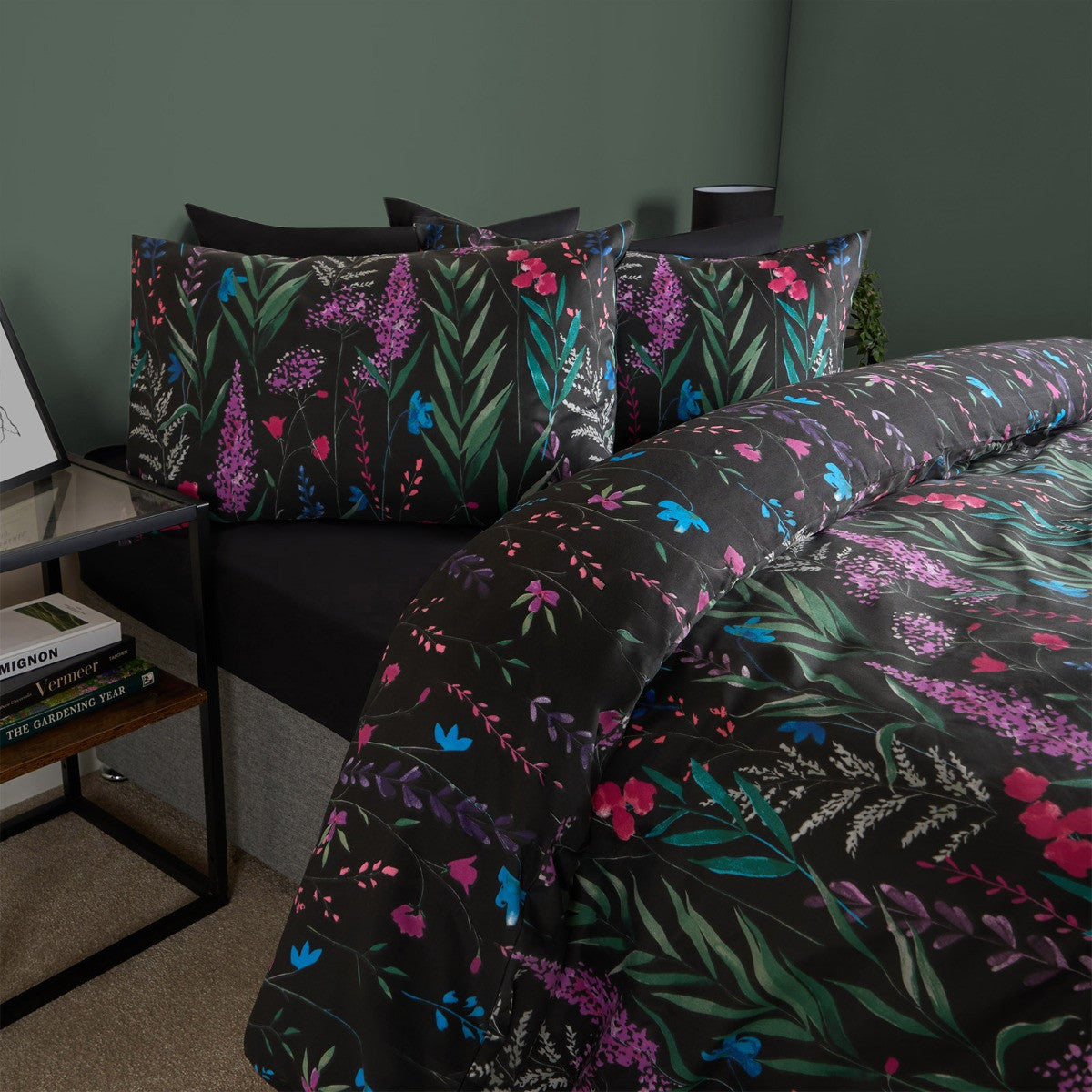 Black floral super king size bedding set showing full duvet and pillowcases