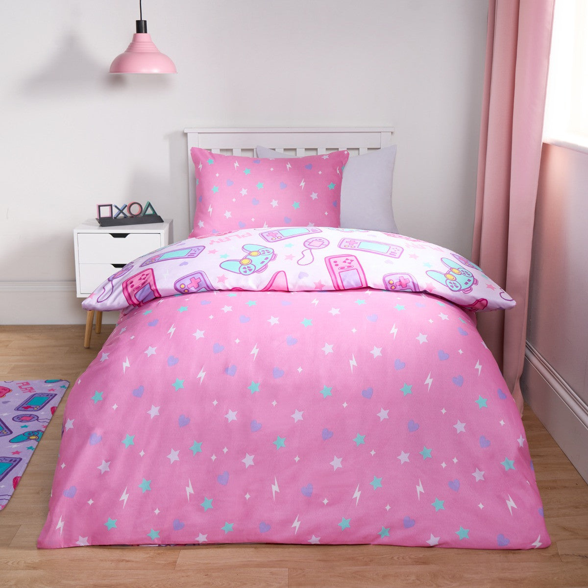 Lilac and pink gamer themed fleece duvet cover and pillowcase for children