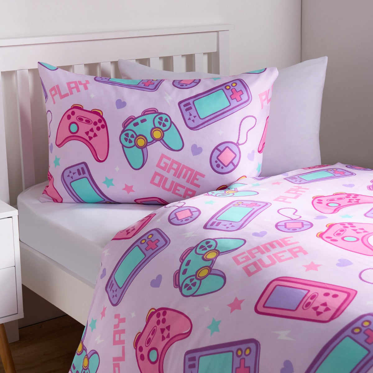 Children’s single gamer duvet cover set with controller and console design