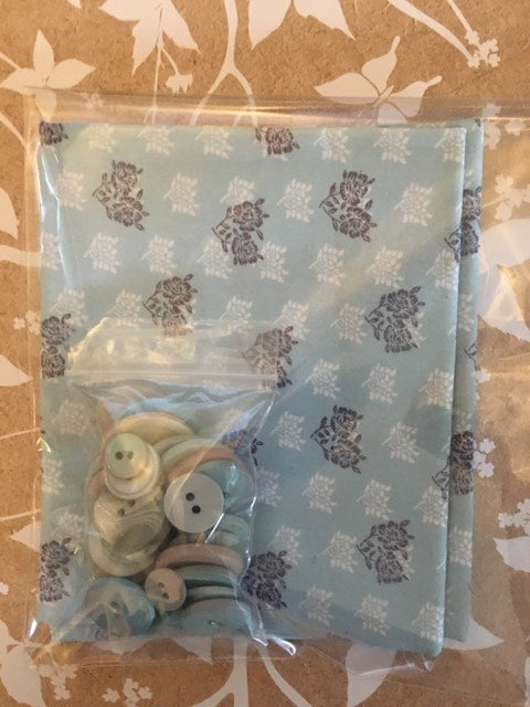 blue with dark roses fat quarter with coordinating buttons