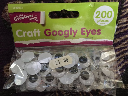 googly eyes assorted sizes pack of 200 craft embellishments for card making and children’s projects