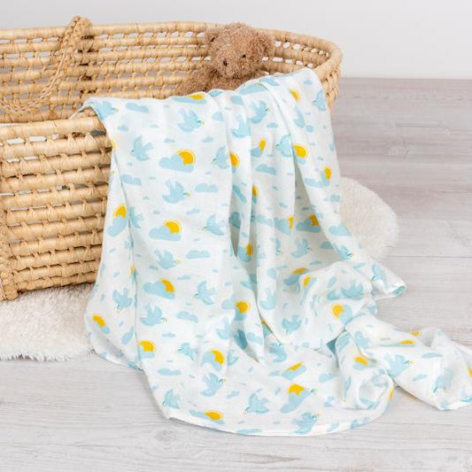 Baby bamboo and cotton muslin swaddling blanket with bird print, breathable newborn swaddle and multi-use baby blanket